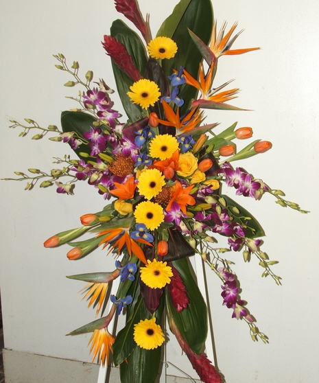 Breathtaking Beauty Standing Spray